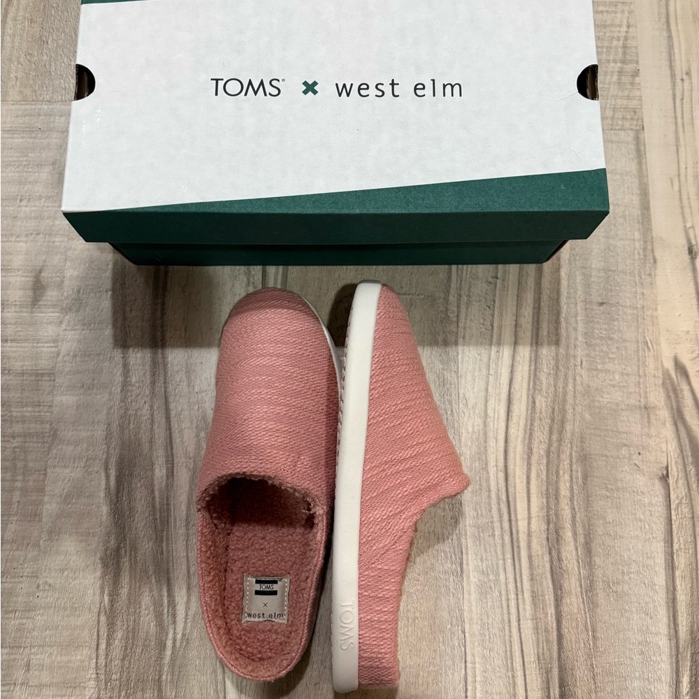 TOMS West Elm Pink Slip-On Moccasins NEW - Picture 2 of 3